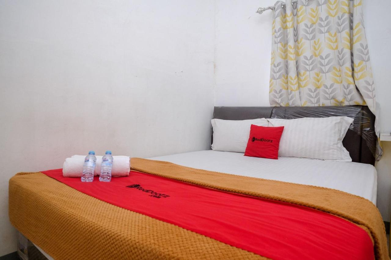 Reddoorz Near Politeknik Manado Hotel ภายนอก รูปภาพ