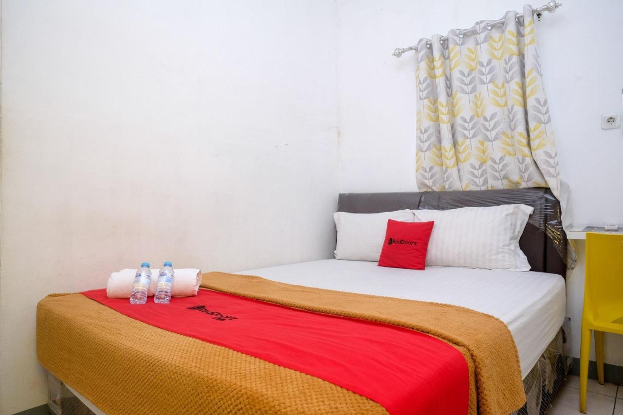 Reddoorz Near Politeknik Manado Hotel ภายนอก รูปภาพ