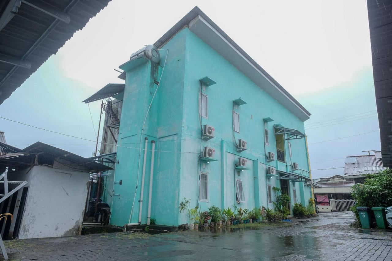 Reddoorz Near Politeknik Manado Hotel ภายนอก รูปภาพ