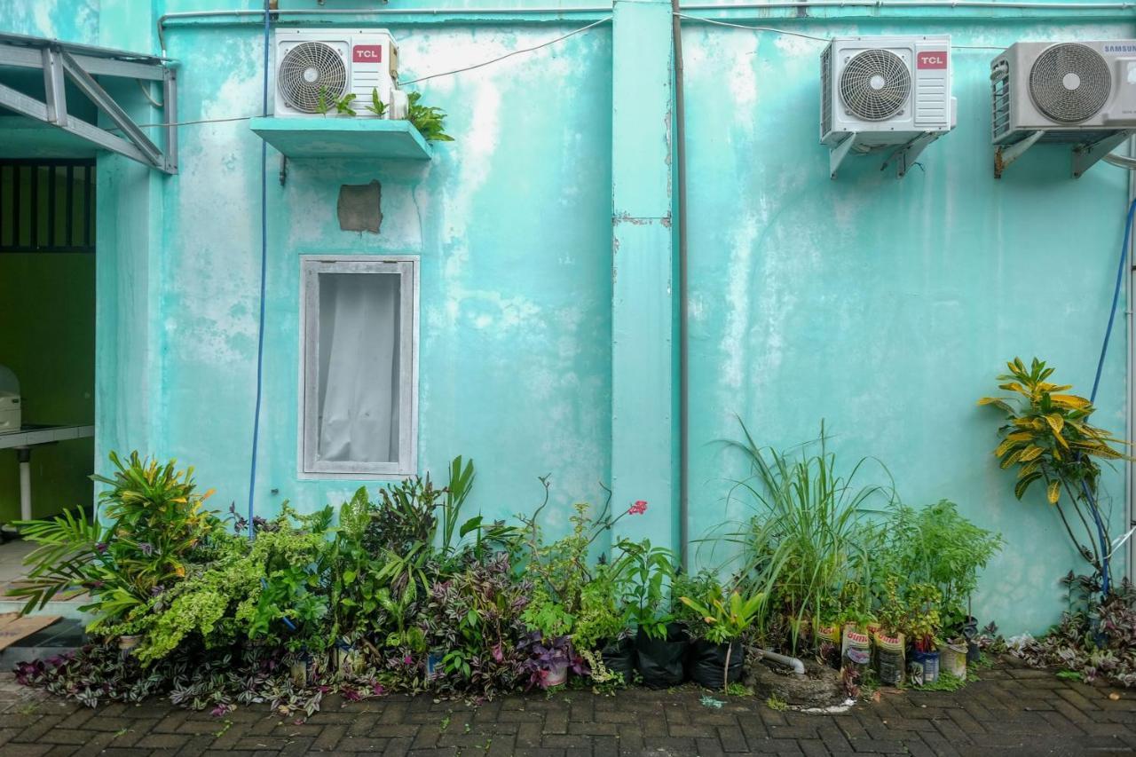 Reddoorz Near Politeknik Manado Hotel ภายนอก รูปภาพ